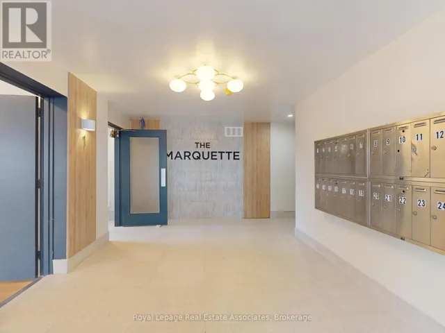 23 - 1 MARQUETTE AVENUE, Toronto (Englemount-Lawrence), Ontario M6A1X8