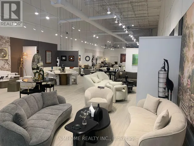 2 - 32 DON HILLOCK DRIVE, Aurora (Bayview Southeast), Ontario L4G0H6