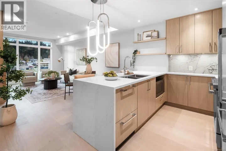 204 5229 Cordova Bay Rd, Saanich, British Columbia V8Y2L1