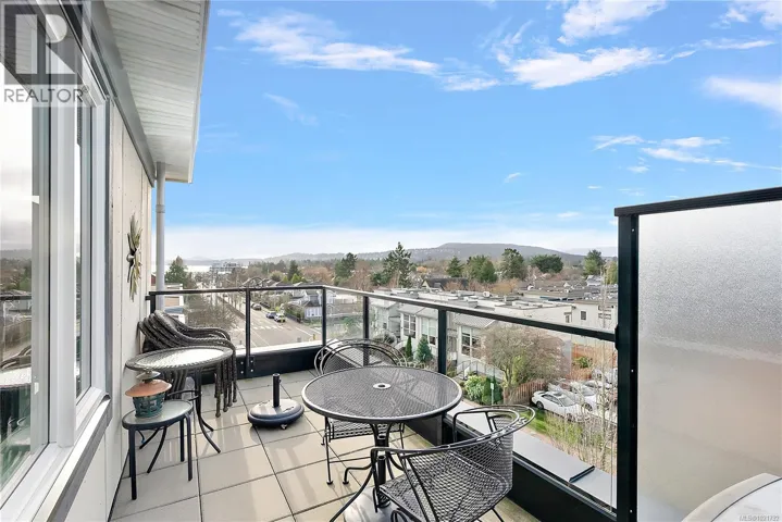 PH403 2409 Bevan Ave, Sidney, British Columbia V8L0C3