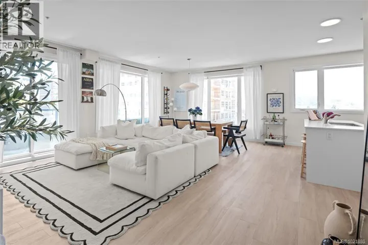 301 842 Orono Ave, Langford, British Columbia V9B2T8