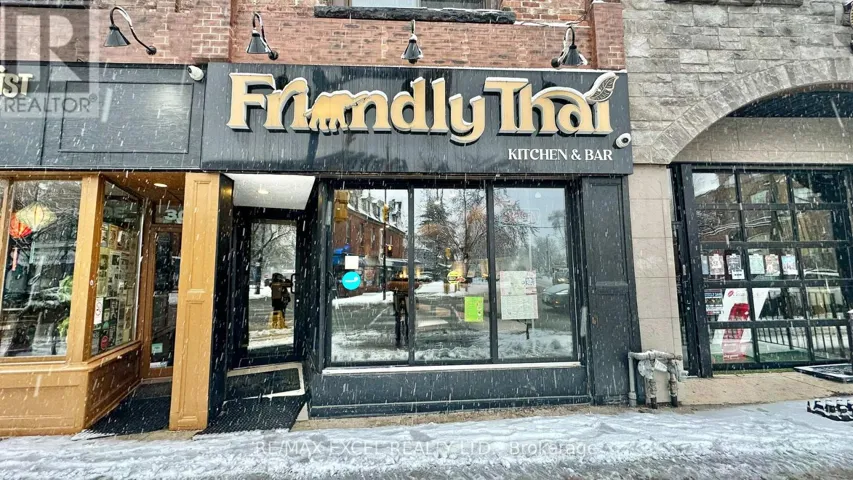 3032 DUNDAS STREET W, Toronto (Junction Area), Ontario M6P1Z3