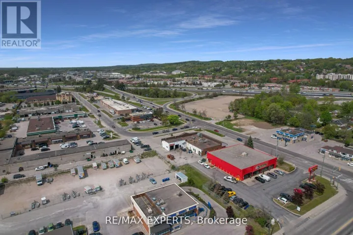 10 - 11 HART DRIVE, Barrie (0 West), Ontario L4N5M3