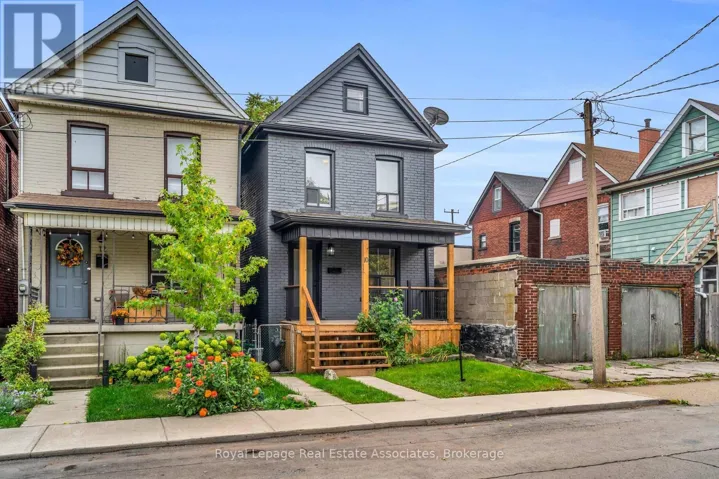 10 GORDON STREET, Hamilton (Crown Point), Ontario L8L3H2