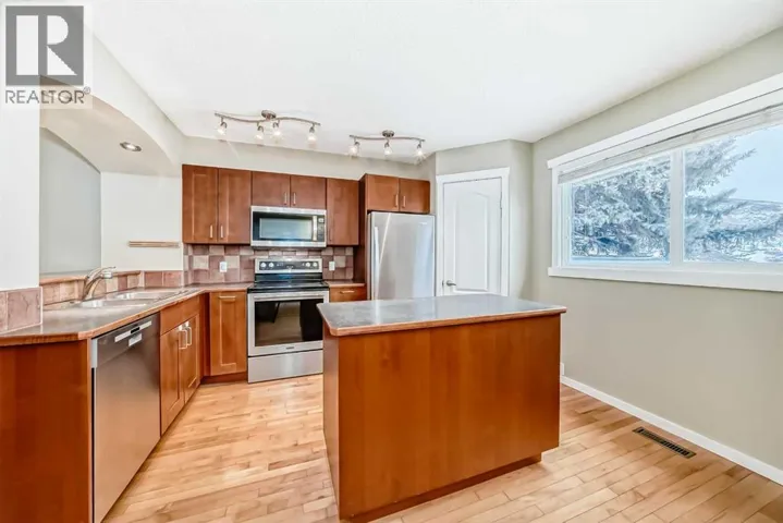 28, 800 Bowcroft Place, Cochrane, Alberta T4C1B9