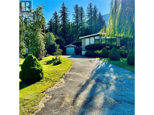 8936 Swanshore Road, Swansea Point, British Columbia V0E2K2