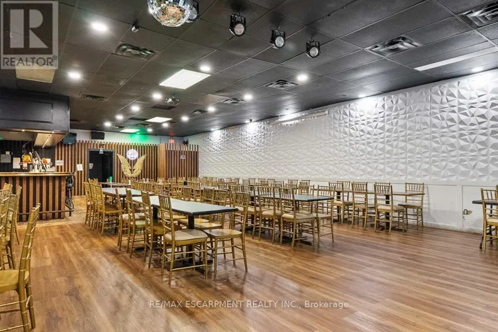 8 - 833 WESTLOCK ROAD, Mississauga (Erindale), Ontario L5C1X7