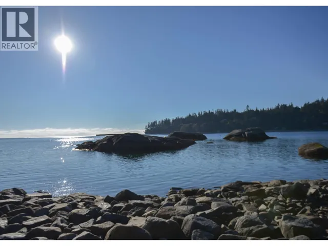 7643 COVE BEACH ROAD, Halfmoon Bay, British Columbia V7Z1C3