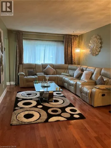 486B KINGSCOURT Drive, Waterloo, Ontario N2K2Y7