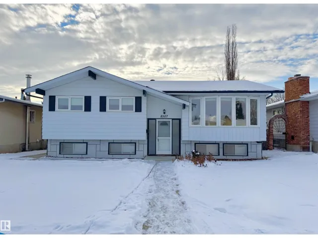 8507 35 AV NW, Edmonton, Alberta T6K0C1