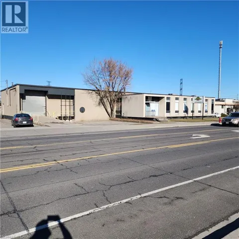 821 WOODWARD Avenue, Hamilton, Ontario L8H6P5