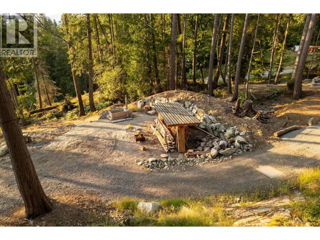 1701 JOAN AUDREY LANE, Bowen Island, British Columbia V0N1G2