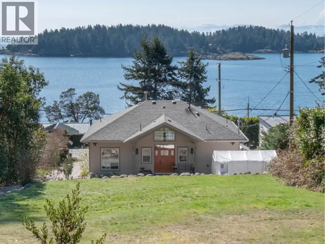 6682 SUNSHINE COAST HIGHWAY, Sechelt, British Columbia V0N3A8
