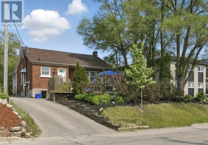 839 STIRLING AVENUE S, Kitchener, Ontario N2M3K4
