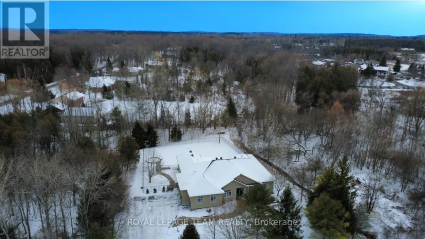 6196 ELKWOOD DRIVE, Ottawa, Ontario K4P1M9