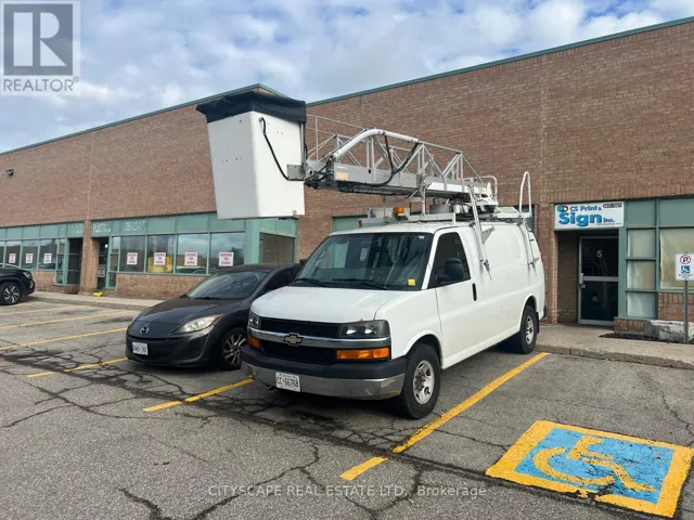 5 - 2430 LUCKNOW DRIVE, Mississauga (Northeast), Ontario L5S1V3