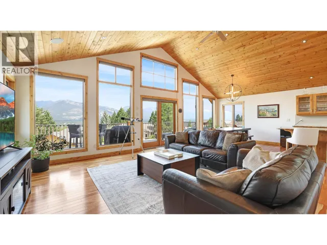 1910 PINERIDGE Drive, Invermere, British Columbia V0A1K4