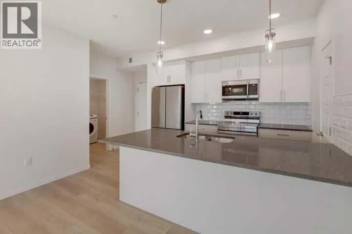 124, 245 Edith Place NW, Calgary, Alberta T3R2C9