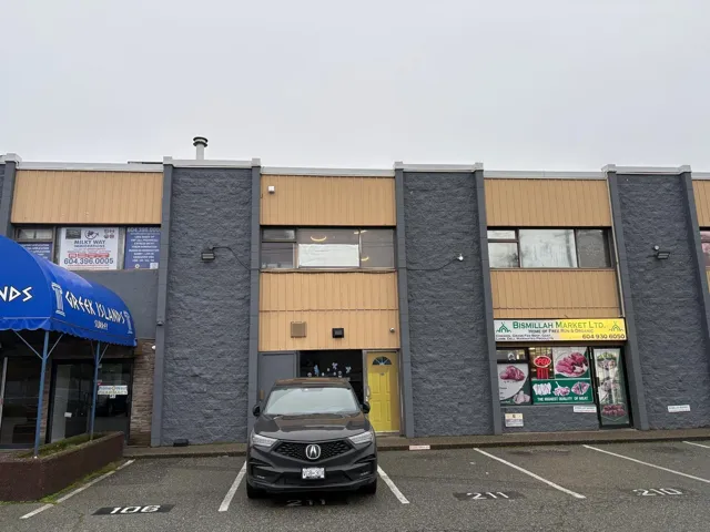 211 9547 152 STREET, Surrey, British Columbia V3R5Y5