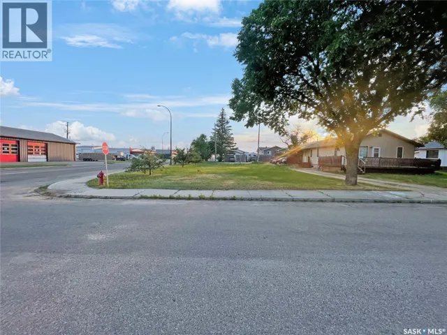 204 9th AVENUE NW, Swift Current, Saskatchewan S9H1A7