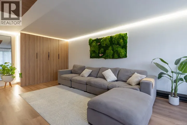 2203 1007 Bowen Rd, Nanaimo, British Columbia V9R2A4