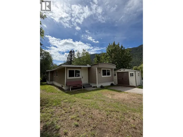 3969 Broadwater Road Unit# 26, Castlegar, British Columbia V1N4V5