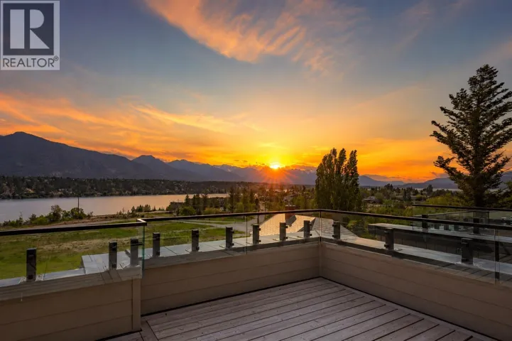 510 14TH Street Unit# 404, Invermere, British Columbia V0A1K0