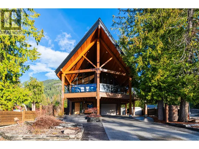 13516 Lakeshore Drive, Boswell, British Columbia V0B1A0