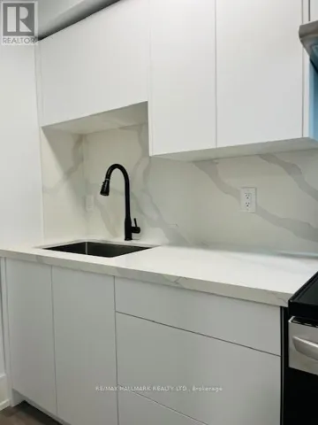 4 - 2961 LAKESHORE BOULEVARD W, Toronto (New Toronto), Ontario M8V1Y5