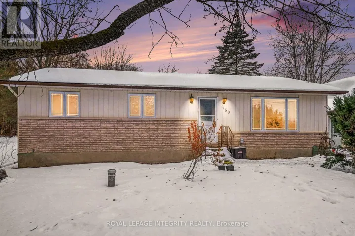 1160 BARNETT DRIVE, Ottawa, Ontario K4C1C7
