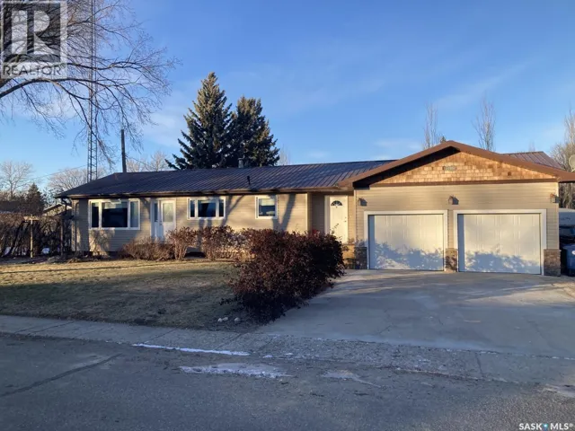 706 Grey AVENUE, Grenfell, Saskatchewan S0G2B0
