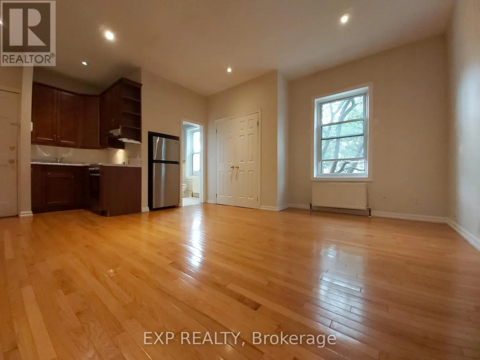 Commercial Sale For Sale