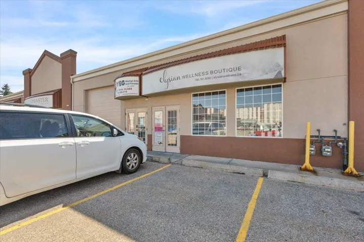 10016 164 Street NW, Edmonton, Alberta T5P4Y3