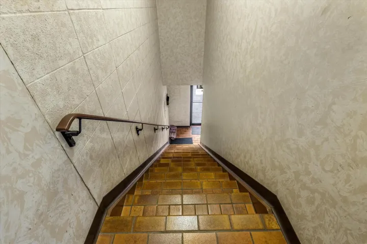 10041 81 Ave NW, Edmonton, Alberta T6E1W7