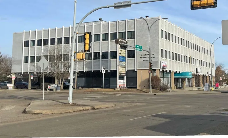 8702 Meadowlark Road, Edmonton, Alberta T5R5W4