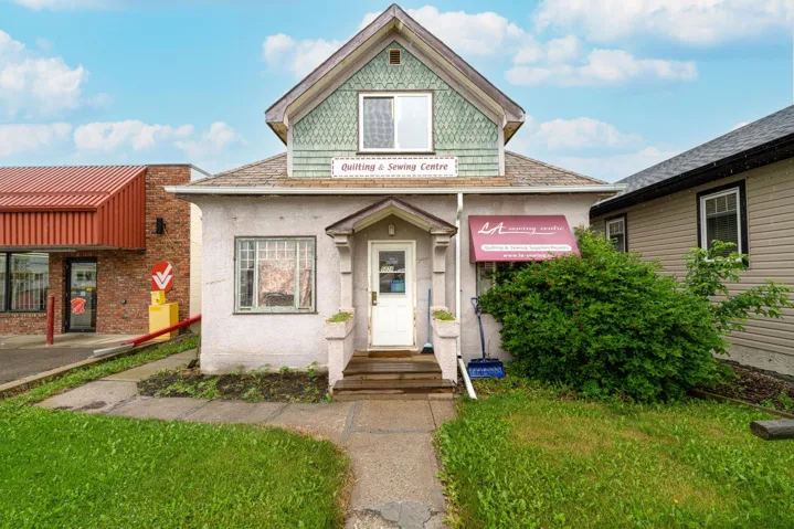 5028 50 Avenue, Lamont, Alberta T0B2R0