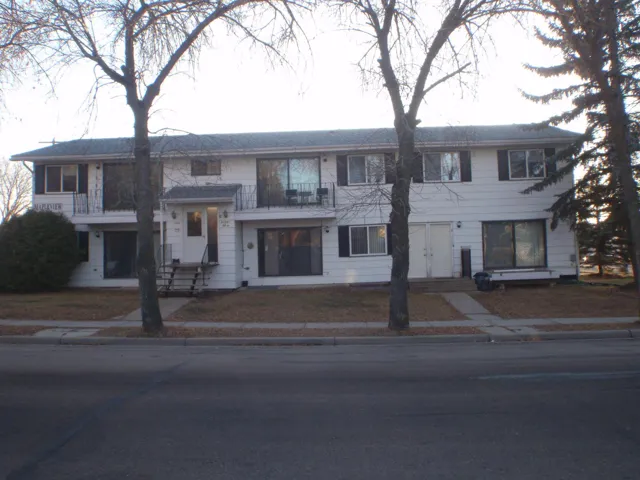 5135 52 Avenue, Barrhead, Alberta T7N1A5