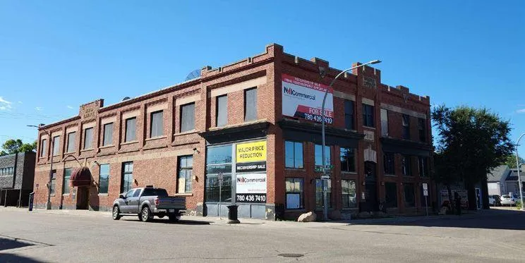8020 105 Street NW, Edmonton, Alberta T6E4Z4