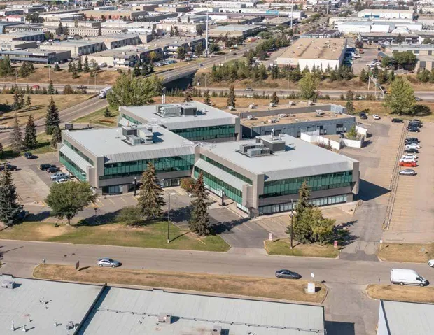 9622 42 Avenue NW, Edmonton, Alberta T6E5Y4