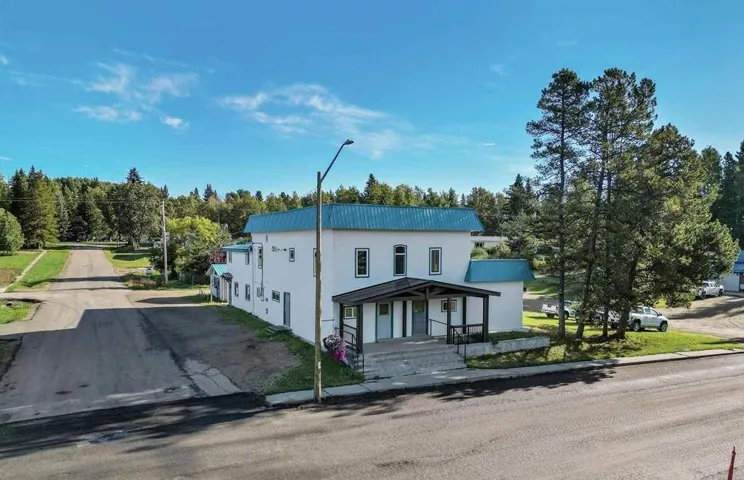 102 2 Avenue, Winfield, Alberta T0C2X0