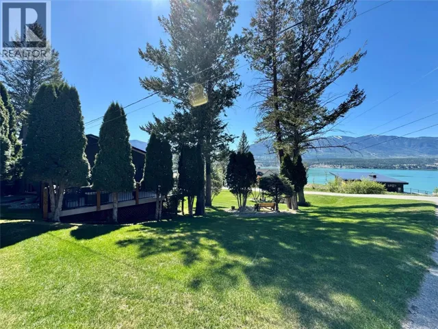 8380 RICHARDSON Crescent, Canal Flats, British Columbia V0B1B0