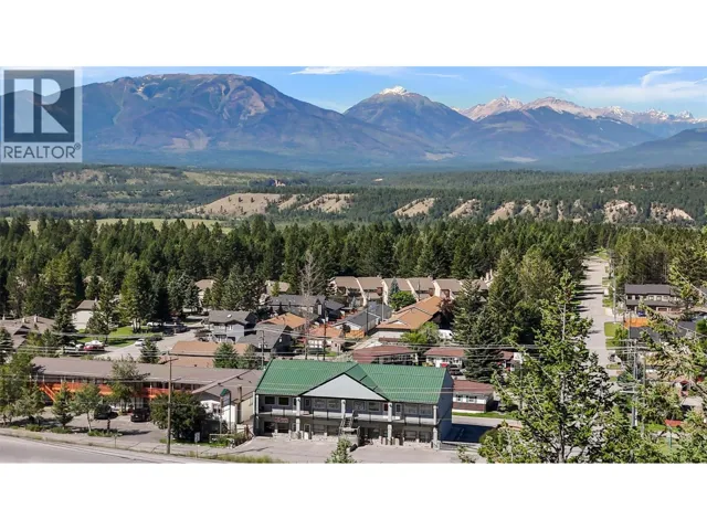 7585 MAIN WEST Street, Radium Hot Springs, British Columbia V0A1M0