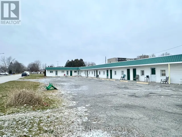 421 GRAND AVENUE E, Chatham-Kent, Ontario N7L1X4