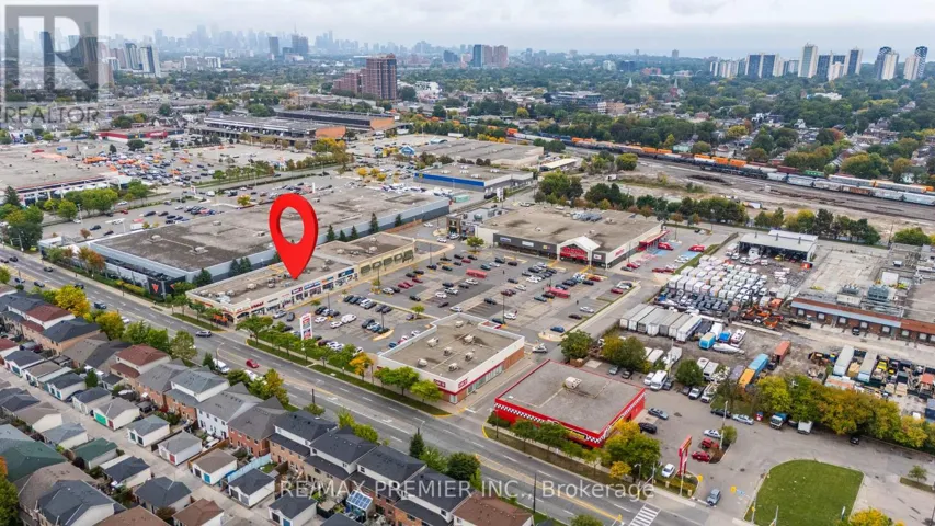 104 - 2151 ST. CLAIR AVENUE W, Toronto (Junction Area), Ontario M6N1K5