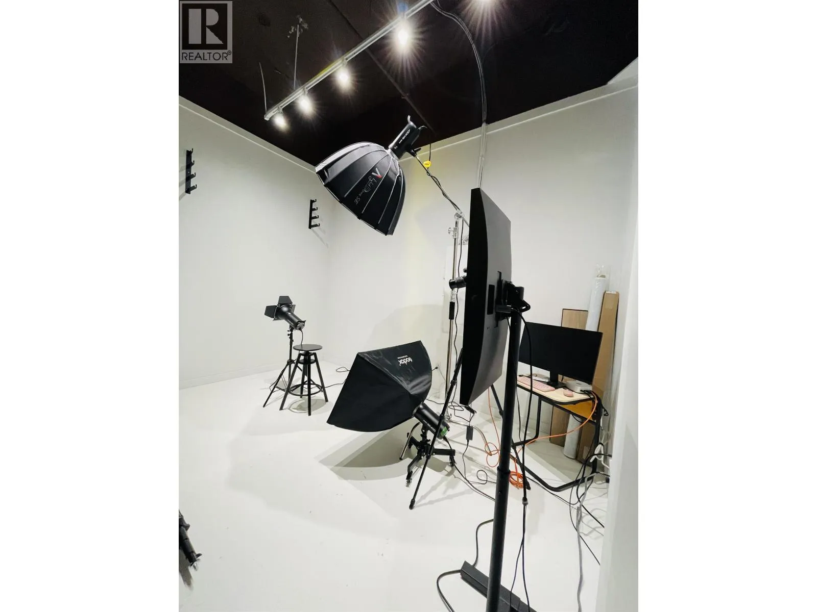 Commercial Sale For Sale