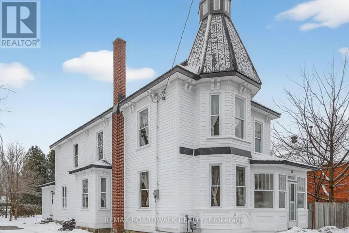 11 ALFRED STREET, Smiths Falls, Ontario K7A4H6