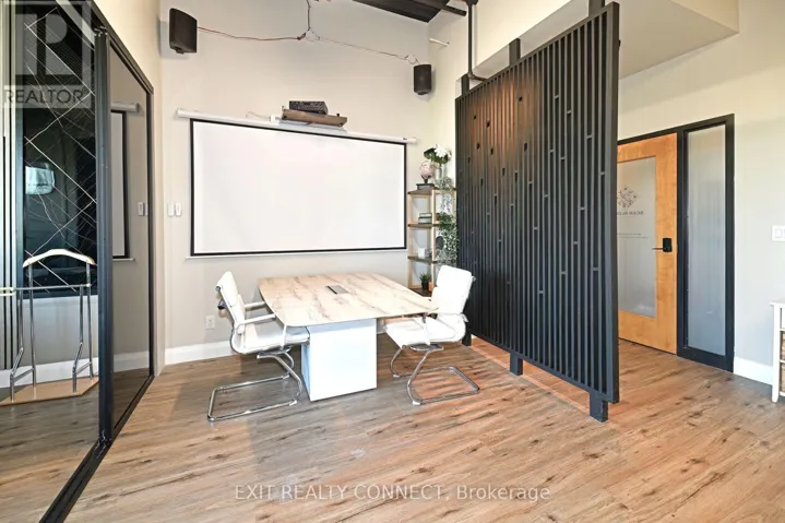 208 - 3485 REBECCA STREET, Oakville (QE Queen Elizabeth), Ontario L6L6X9