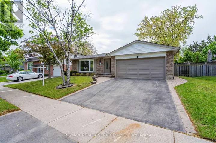 2296 DEVON ROAD, Oakville (FD Ford), Ontario L6J5R4