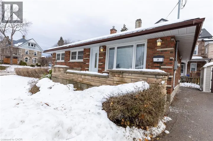5 MCKENZIE Street, Cambridge, Ontario N1R4C9