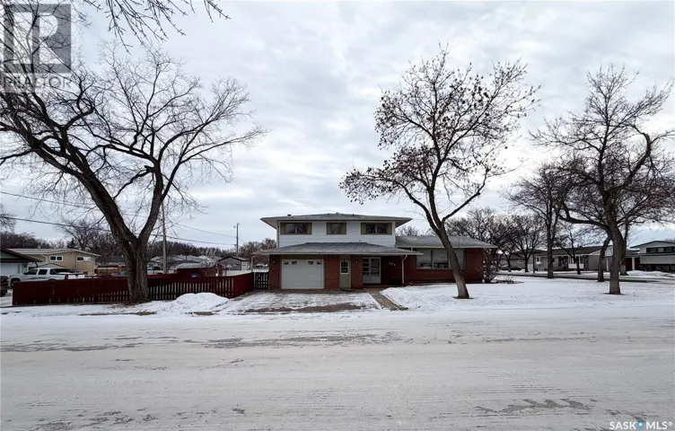594 5th STREET W, Shaunavon, Saskatchewan S0N2M0